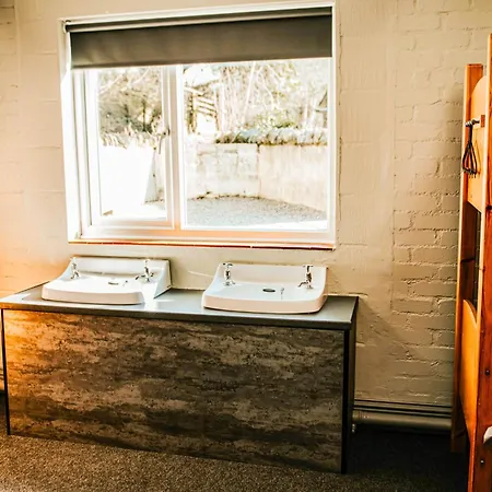 Denton House Hostel *