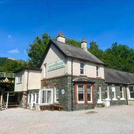 Denton House Hostel *