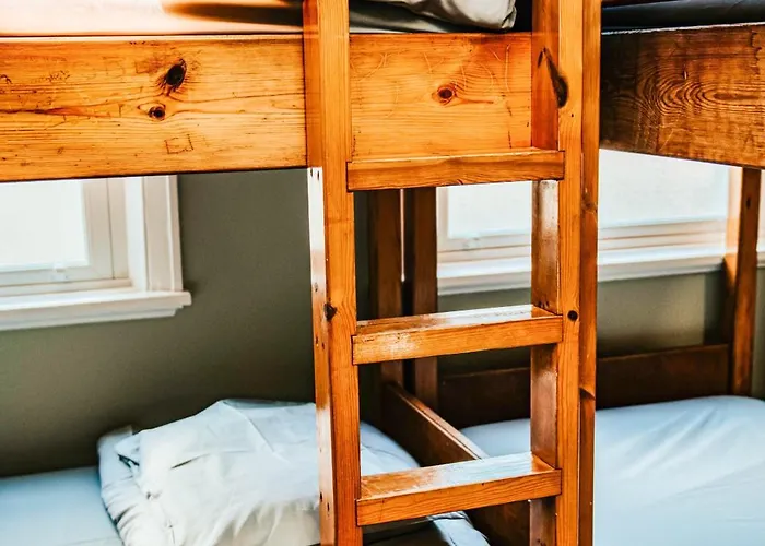 بيت شباب Denton House كيسويك