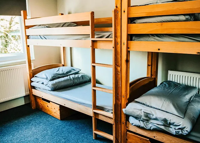 بيت شباب Denton House *