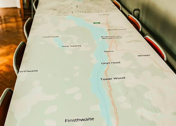 بيت شباب Denton House *