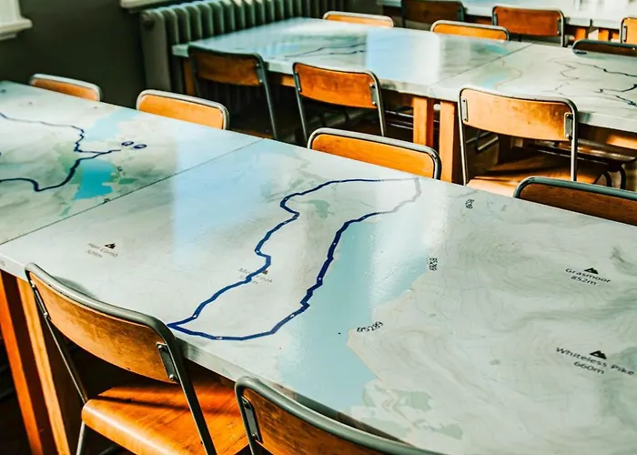 بيت شباب Denton House