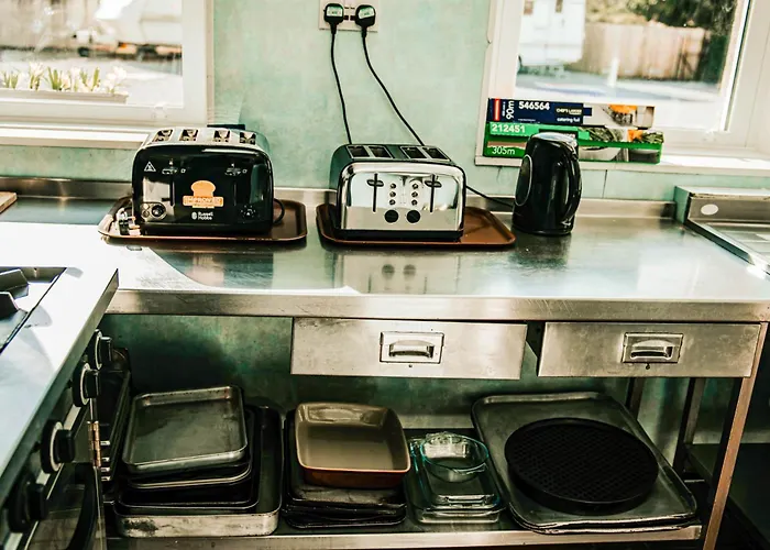 Denton House بيت شباب كيسويك