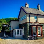 Hostel Denton House
